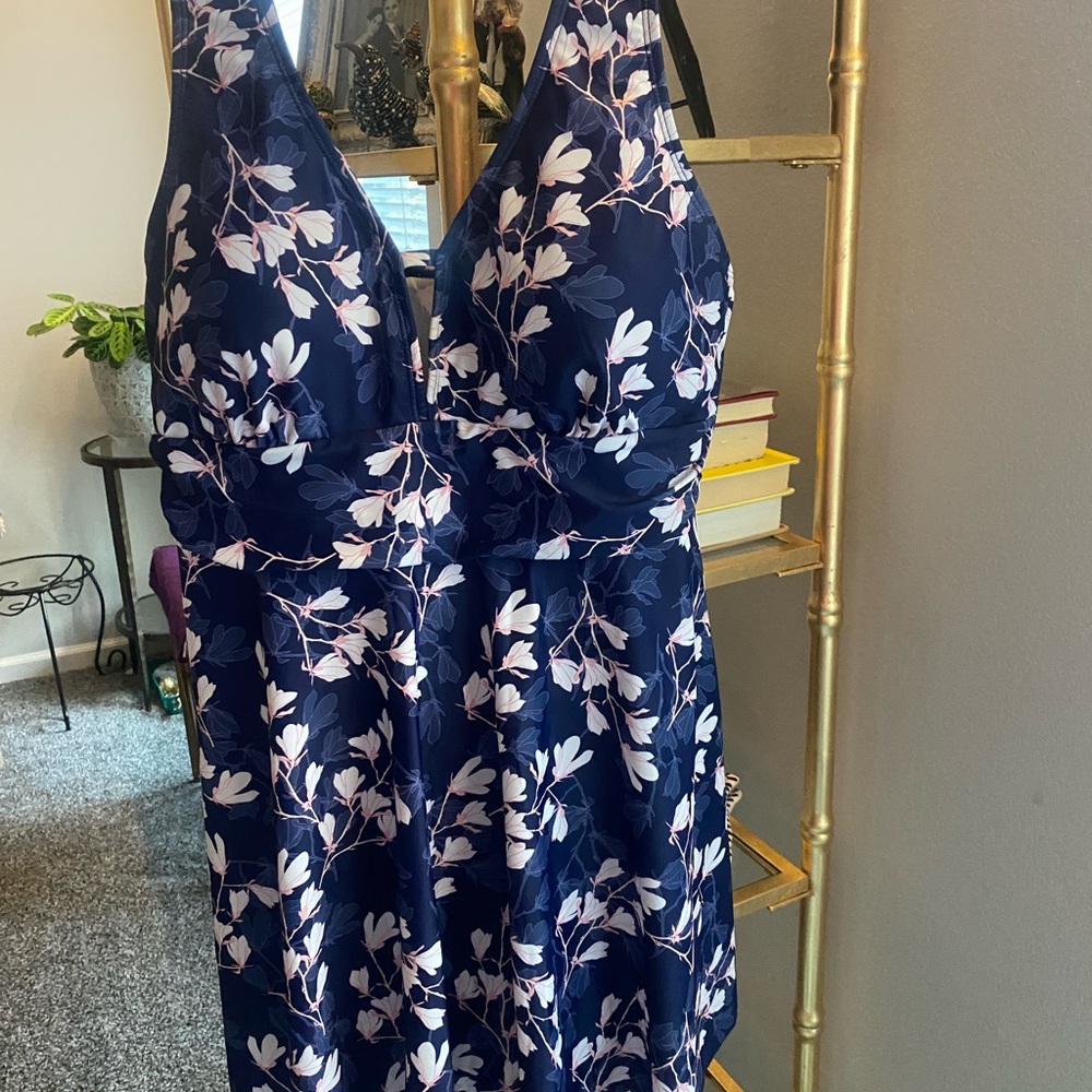 Women’s sz L Elegant Navy and Pink Floral Swimsuit